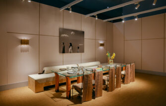 Image de (Fr) MARION MAILAENDER - DÎNER À L’AMBASSADE